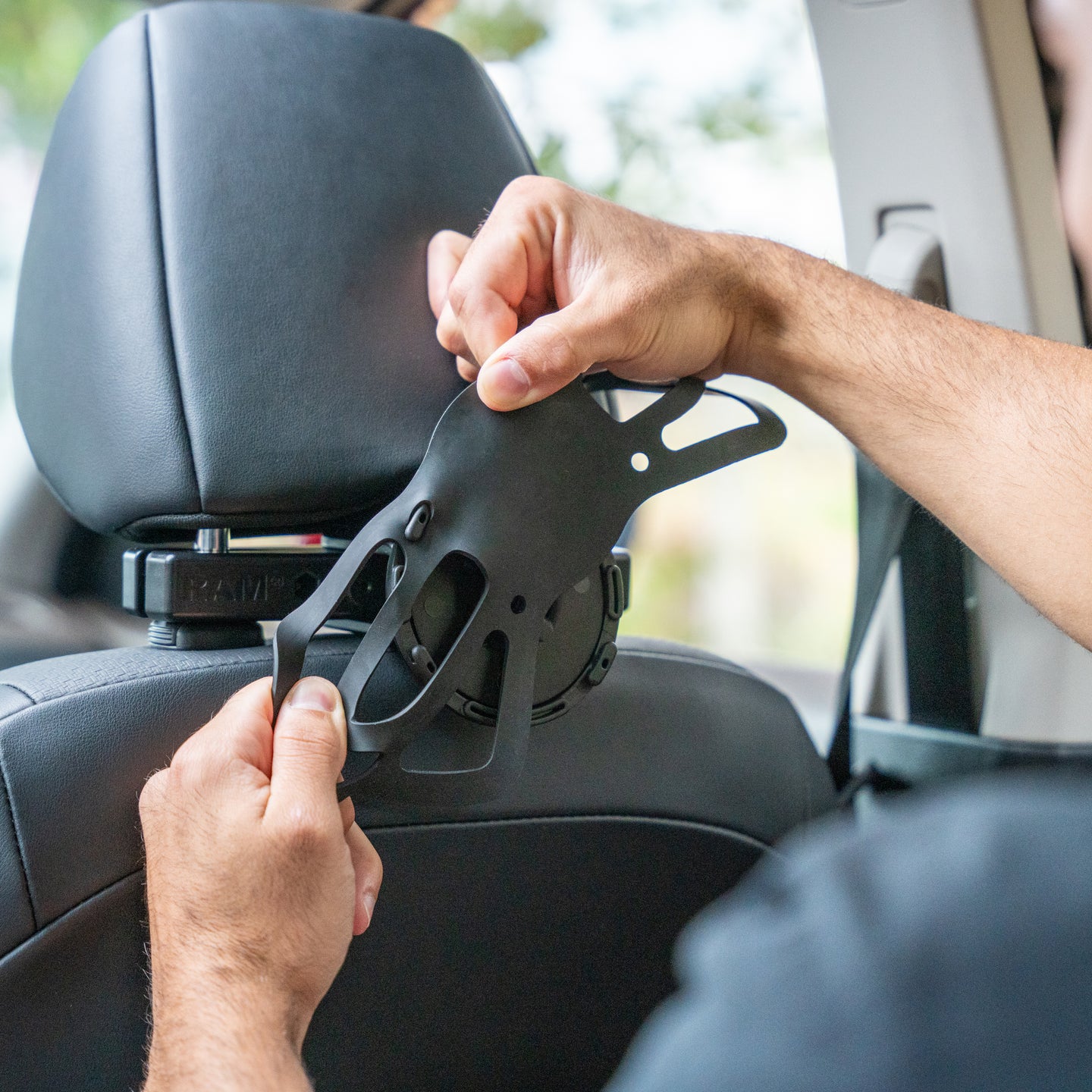 RAM® Universal Headrest Tablet Mount for 7"-13" Tablets - RAP-469-TU