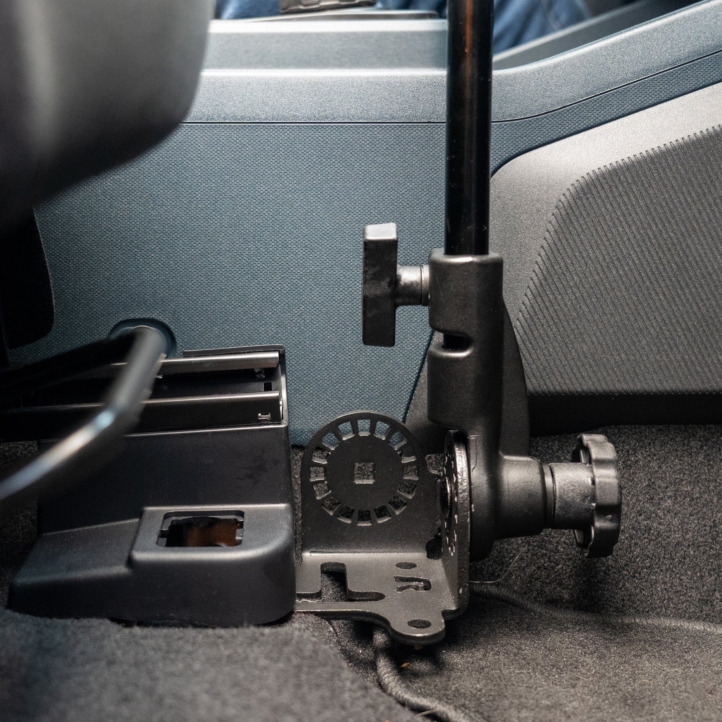 RAM® Pod HD™ 24" Vehicle Mount with RAM® X-Grip® for 9"-11" Tablets - RAM-316-HD-UN9U