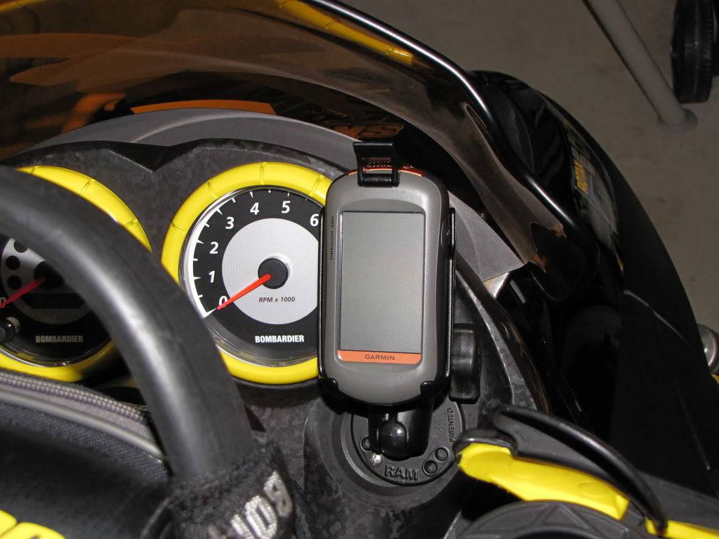 RAM® EZ-Roll'r™ Drill-Down Mount for Garmin Oregon Series + More - RAM-B-138-GA31 - OC Mounts